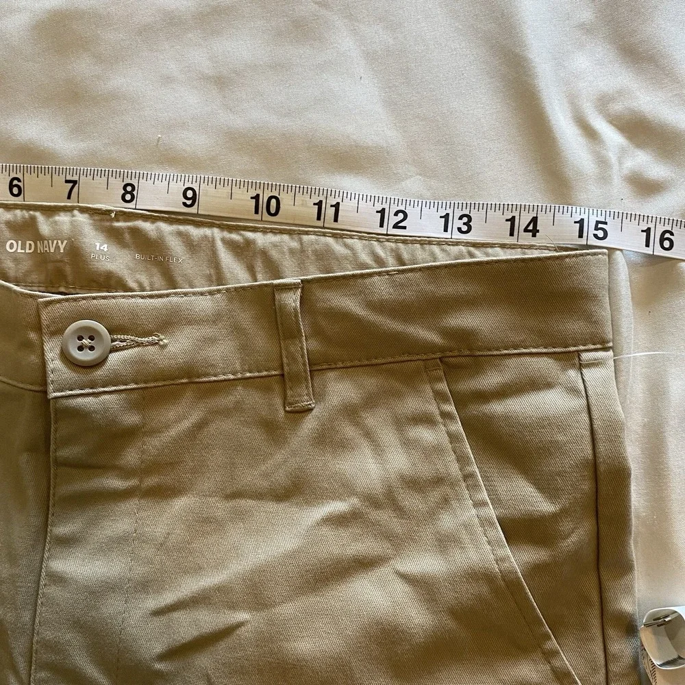 NEW Old Navy Girl's Khaki Built‎ In Flex Bermuda Chino Style Shorts Size 14 Plus